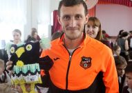 Артем Фидлер принял участие в благотворительной ярмарке