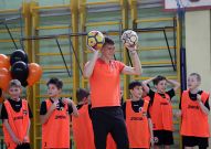 «Урал-2» в школе № 102. Футбольный урок физкультуры