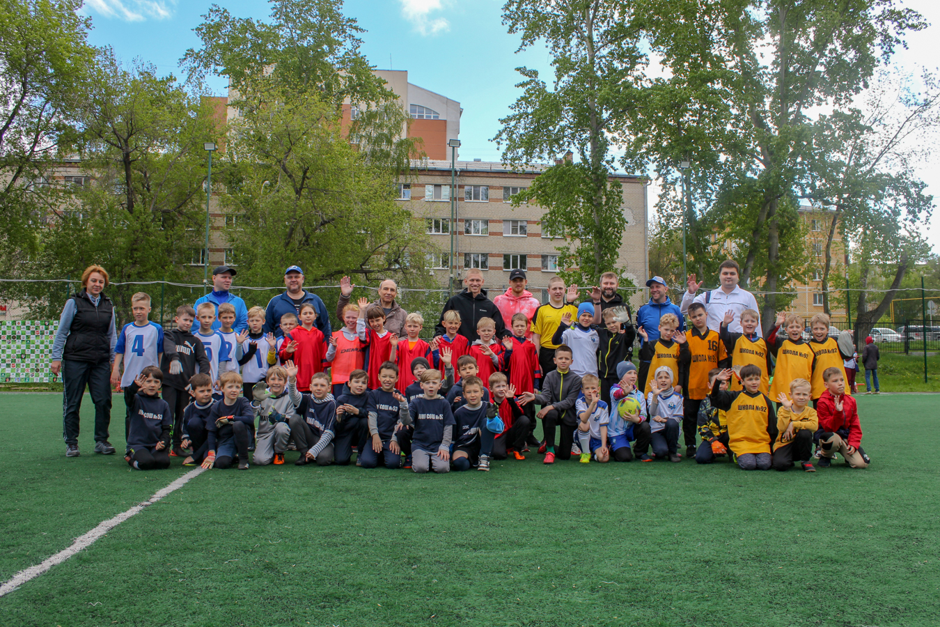 Андрей Егорычев и Михаил Агеев посетили школьный турнир