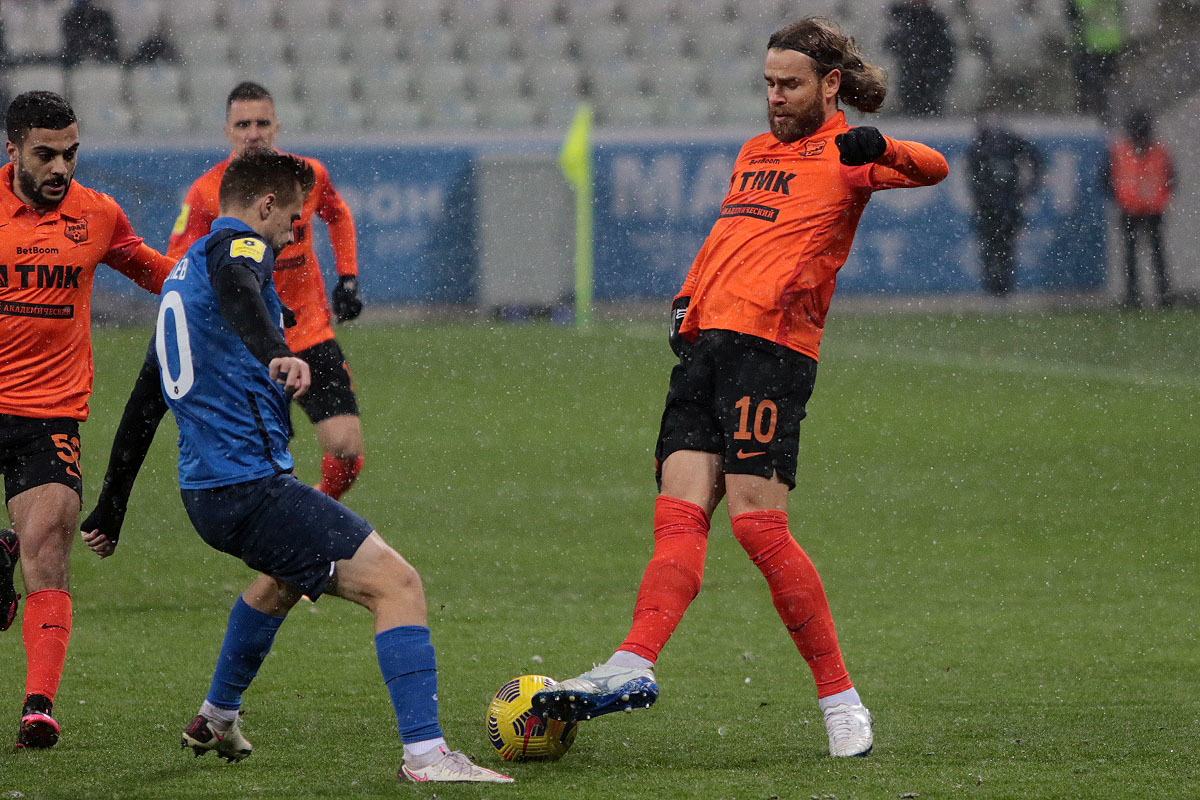 Где играет урал. Ротор Урал. FC Ural Yekaterinburg игроки ФК «Урал». Зенит Урал. Чистяков Зенит Урал.