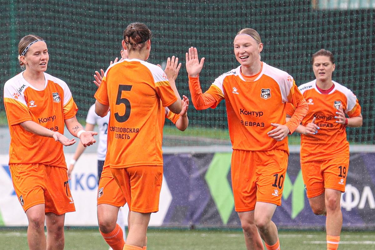 Наши футболистки поборются за титул 1 Лиги