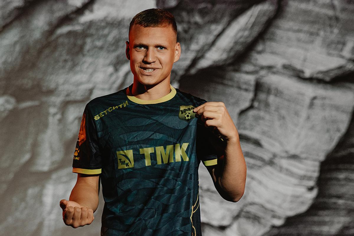 Виталию Бондареву – 18 лет!