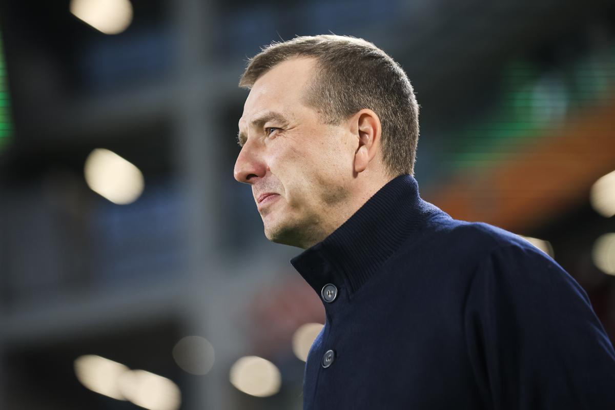 Поздравляем Евгения Аверьянова с Днём рождения!